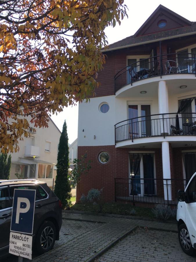 Lake Apartment Heviz Exterior photo